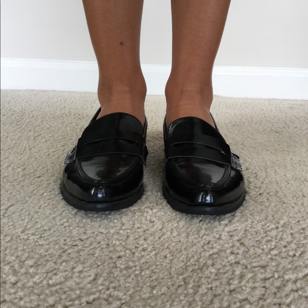 Black flats/loafers